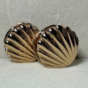 Gold Shell Earrings